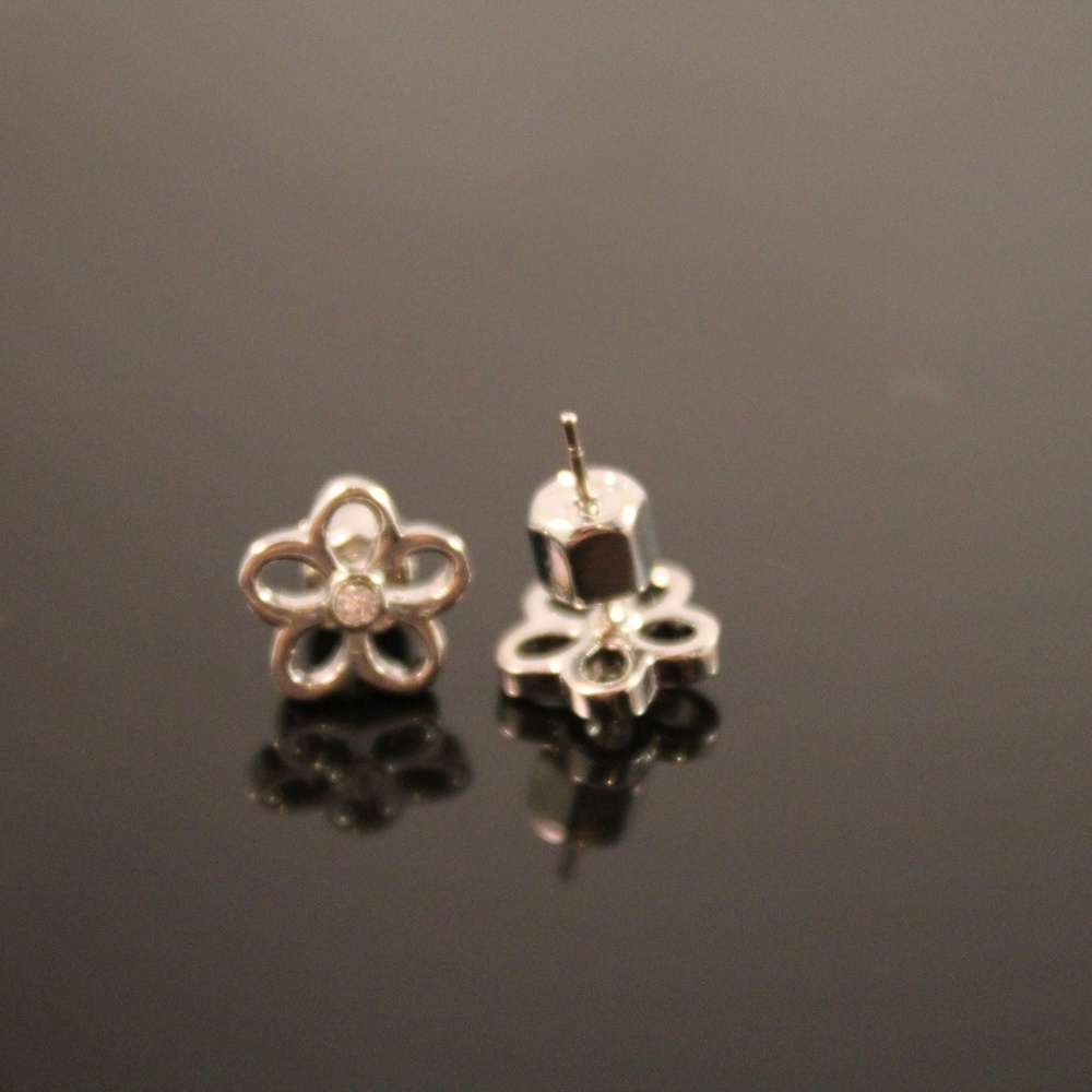 Marc by Marc Jacobs Daisy Cut Out Stud Earrings